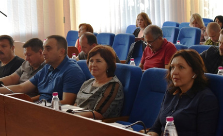 У Новограді провели засідання виконкому: які рішення приймали