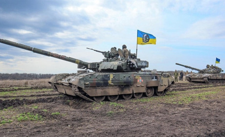 Доплати військовим, строковикам і курсантам: президент підписав закон про доплати військовим