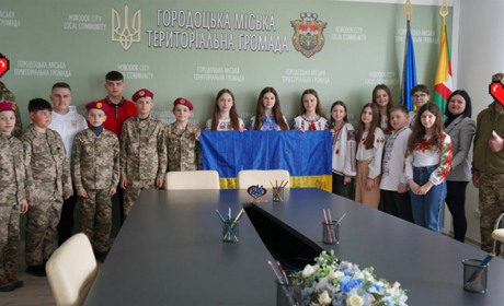 До дітей з Городка приїхали військові. Яка мета несподіваного візиту