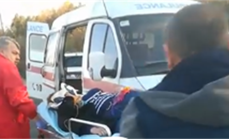 У Нерубайському дівчина випала з маршрутки. Її госпіталізували (відео очевидця)