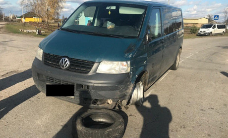 На Володимиреччині в селі Діброва водій на мікроавтобусі збив мотоцикліста