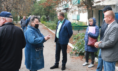 Фекалії у квартирі: у Гірській громаді шукають винних та намагаються розв'язати проблему