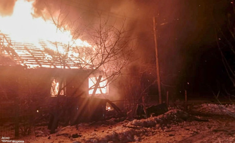 У Мені через падіння ворожого БпЛА загорівся будинок: газ тимчасово перекрили, перебої з водою