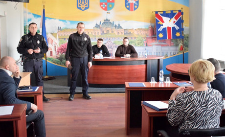 Поліцейські офіцери громади Михайло Божа і Богдан Рубанський прозвітували за рік роботи
