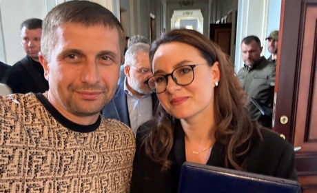 Нардеп від Херсонщини анонсував скасування наказів щодо дистанційної освіти школярів