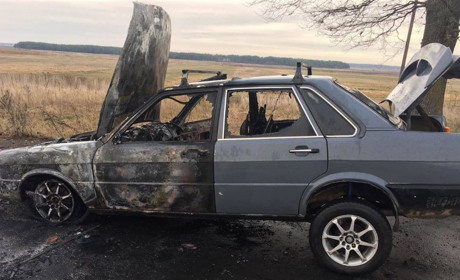 На Сарненщині на ходу спалахнув автомобіль
