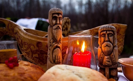 Стрибали через багаття та вшановували померлих. Як святкували Веселову ніч наші предки