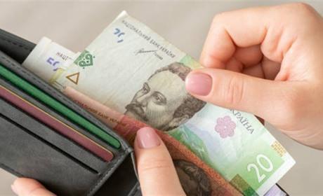 Виплати ВПО: хто з 1 вересня перестане отримувати гроші