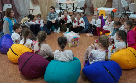 На Хмельниччині створюють дитячі простори. У Городку простір відкривав представник Агенції ООН