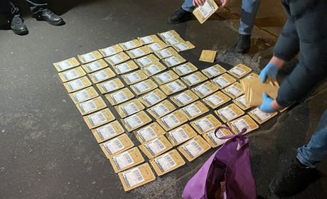 Наркодилерів з мільйонним обігом викрили на Одещині (ВІДЕО)