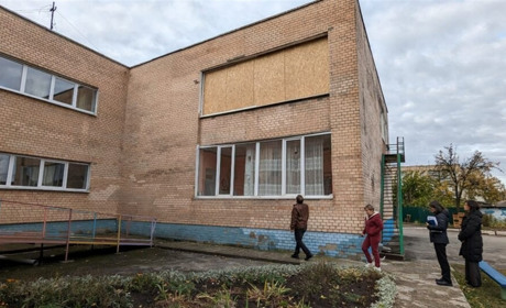 У Славутській громаді продовжують працювати над подоланням наслідків рашистської атаки