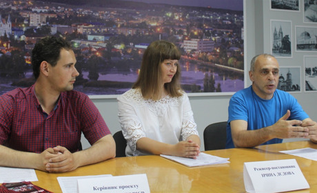 Запрошуються учасники АТО, їх сім'ї та волонтери: в Барі презентували театральний проект