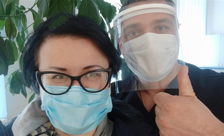 Давайте вместе поддержим наших медиков, которые рискуют ради нас здоровьем