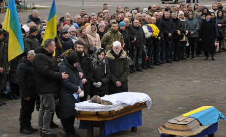 Стоматолог у цивільному, бойовий командир на війні: в Сарнах попрощалися з Валентином Дем’янцем