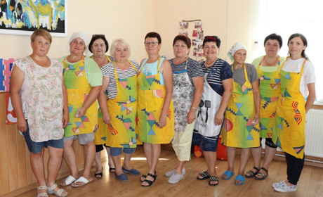 Кулінарному фронту - рік: як господині в Петропавлівці готують для ЗСУ (ВІДЕО)