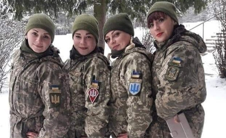 Жінок ставлять на військовий облік