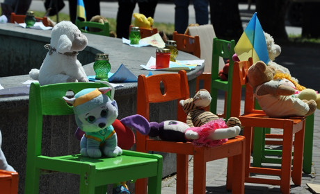 У Сарнах вшанували пам’ять загиблих під час війни дітей