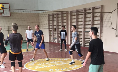 Як студенти Первомайського ННІ проводять спортивні заняття у воєнний час