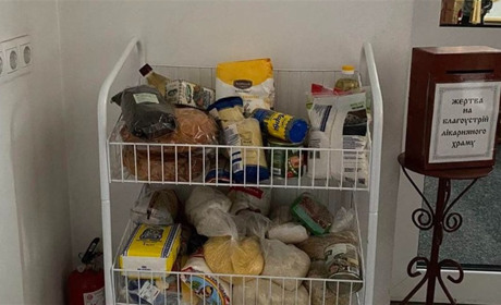 В одній із красноградських церков з'явився "Кошик добра": де і що можна взяти