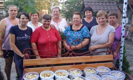 Господині сіл Перв’ятичі та Спасів випекли для наших захисників і захисниць тонну домашнього печива