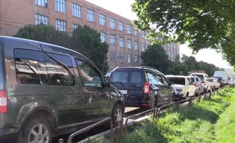 Уманських водіїв закликають дотримуватися правил дорожнього руху та правил паркування