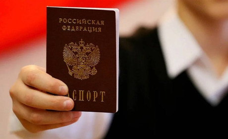 Повідомили про підозру трьом співробітницям окупаційної міграційної служби на Херсонщині