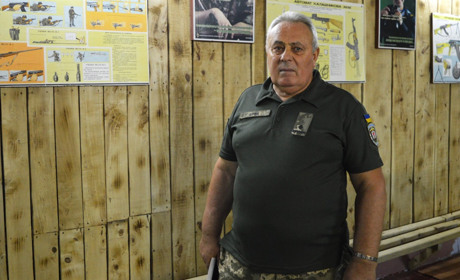 У переяславському ліцеї учні під час повітряних тривог навчаються, їдять і навіть сплять у сховищі