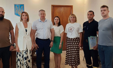 Рятувальників та медиків Ізмаїла нагородили за відвагу під час ліквідації наслідків ракетних ударів