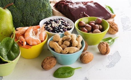 Чи можна отримати достатньо фолієвої кислоти тільки з їжі