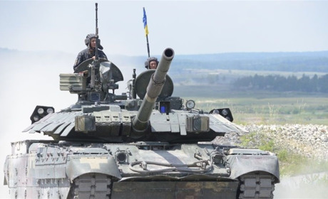 Ягуари будуть пізніше: ЗСУ дзвонять до Скадовського готелю і бронюють автостоянку для танків Leopard