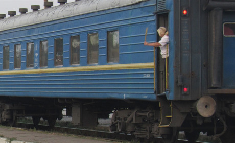 З 9 грудня змінюється рух приміських поїздів по станції Сватове: дізнайтесь яких