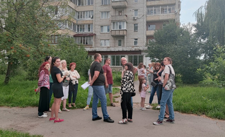 У Дрогобичі під багатоквартирним будинком хочуть збудувати заклад харчування: мешканці проти
