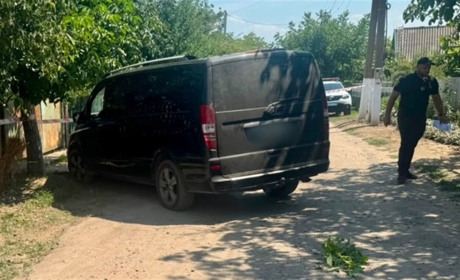 Трагедія у Біляївській громаді: жінка, виїжджаючи з подвір'я, смертельно травмувала сина