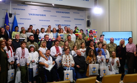 Пліч-о-пліч заради життя: як мистецтво об’єднало воїнів і дітей