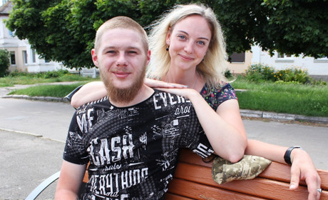 Воїн, який залишився без ніг, мріє стати військовим психологом. Його підтримує дружина-корюківчанка
