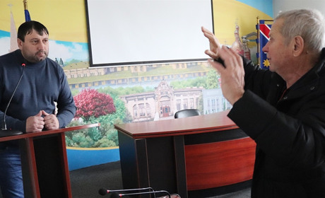 17 годин у темряві: жмеринчани вимагають чесних графіків і погрожують перекрити дорогу