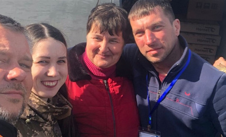 Жительці Шосткинської громади дали позивний "мама Айдар" за допомогу батальйону