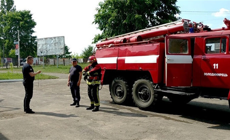 У Володимирецькому районі рятувальники здавали заліки із теоретичної та фізичної підготовки
