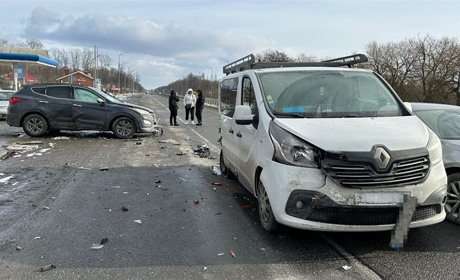 ДТП з потерпілими: поблизу Анети зіштовхнулись чотири автомобілі