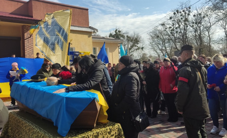 У Дмитрівці попрощалися з азовцем, Героєм-захисником Богданом Хомовським