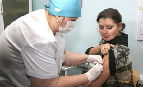 Віруси грипу мутують, але від них є вакцина, яка дає захист на весь сезон простуд. Яка ціна?