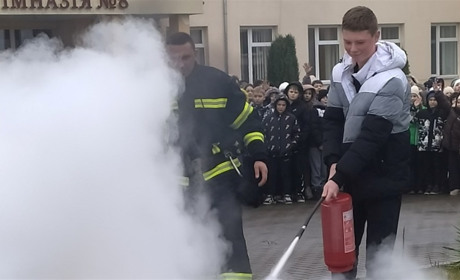 У звягельській гімназії №8 провели тренування з евакуації та домедичної допомоги