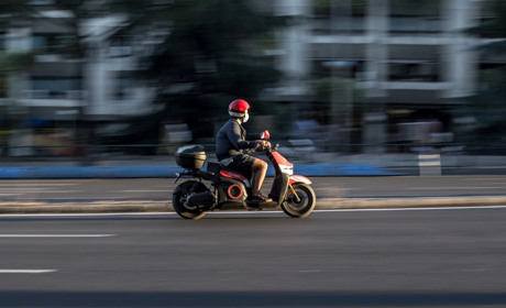 Електровелосипеди, самокати, скутери - де купити зі знижками