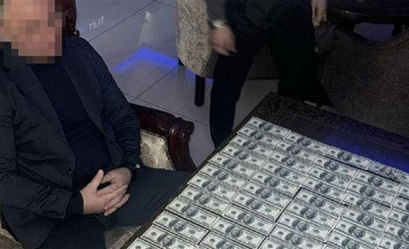 Депутат Білгород-Дністровської райради хотів заробити на землі, а упіймався на хабарі в 20 тис.у.е.