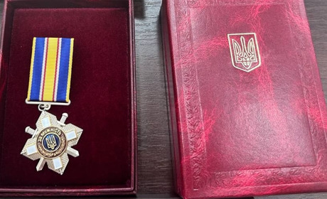 У Південному відзначили героїв: родинам загиблих воїнів вручили ордени “За мужність”