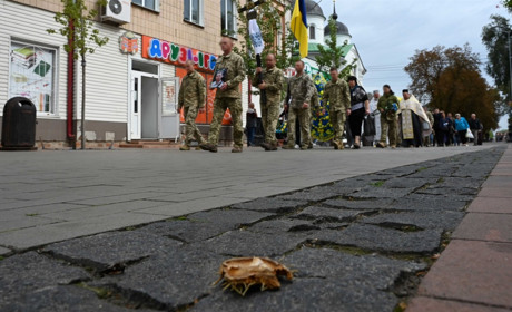 У Ніжині прощалися із загиблим Захисником - молодшим сержантом Леонідом Ботвіновим