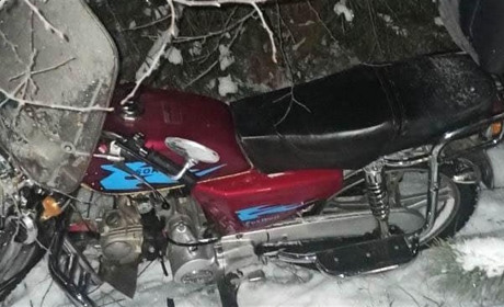 В Сарненському районі нетверезий чоловік вкрав у батька мопед