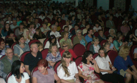 Кіно і яблука. Влада витратила 250 тисяч на любительський фільм про Нову Каховку