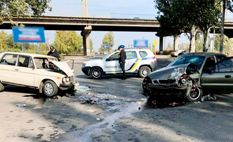 Поліцейські встановлюють обставини ДТП у Покровську
