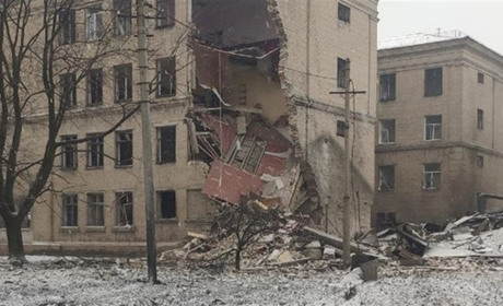 Ворог обстріляв місто Українськ: поцілили у школу